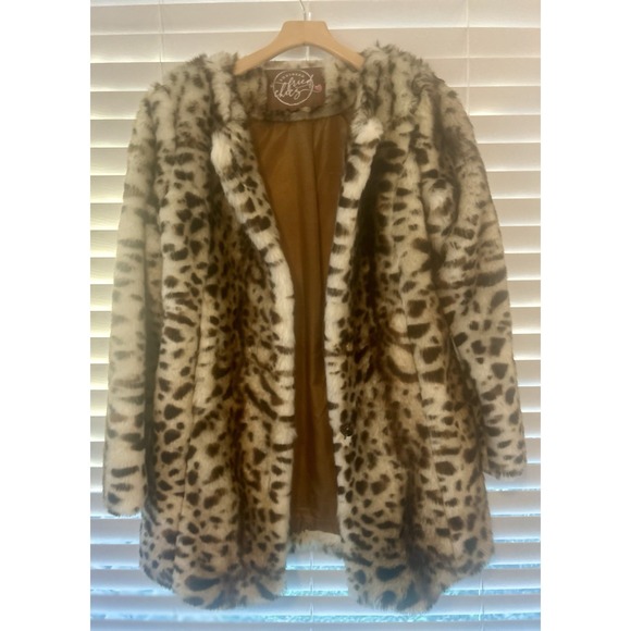 Southern Fried Chics Faux Fur Leopard Print Button Up Coat Size Small - Picture 13 of 13